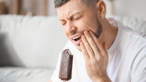 Lee más sobre el artículo ¿Qué es la Sensibilidad Dental? dolor de dientes