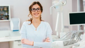 Lee más sobre el artículo ¿Cada cuánto tiempo hay que ir al Dentista?